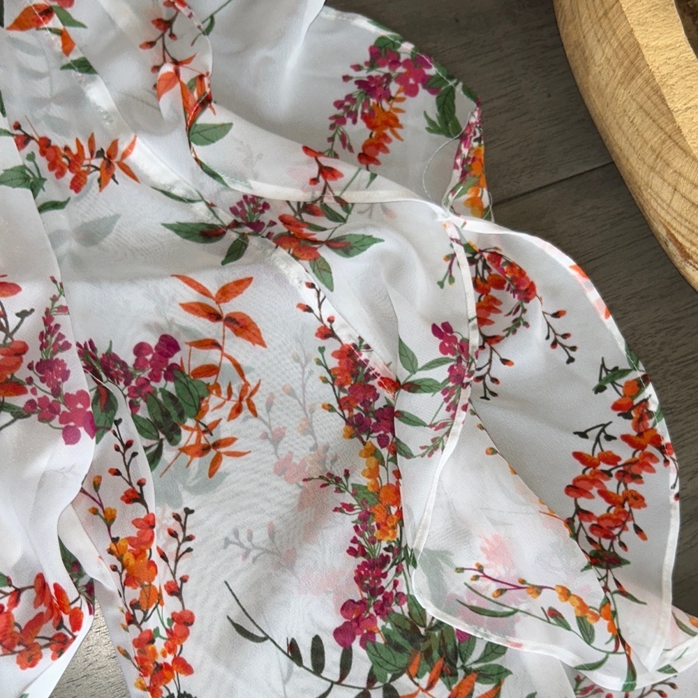 Worthington Floral Blouse - White with Red and Green size large - Picture 8 of 8